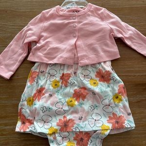 Carters Baby Girl Outfit/Set